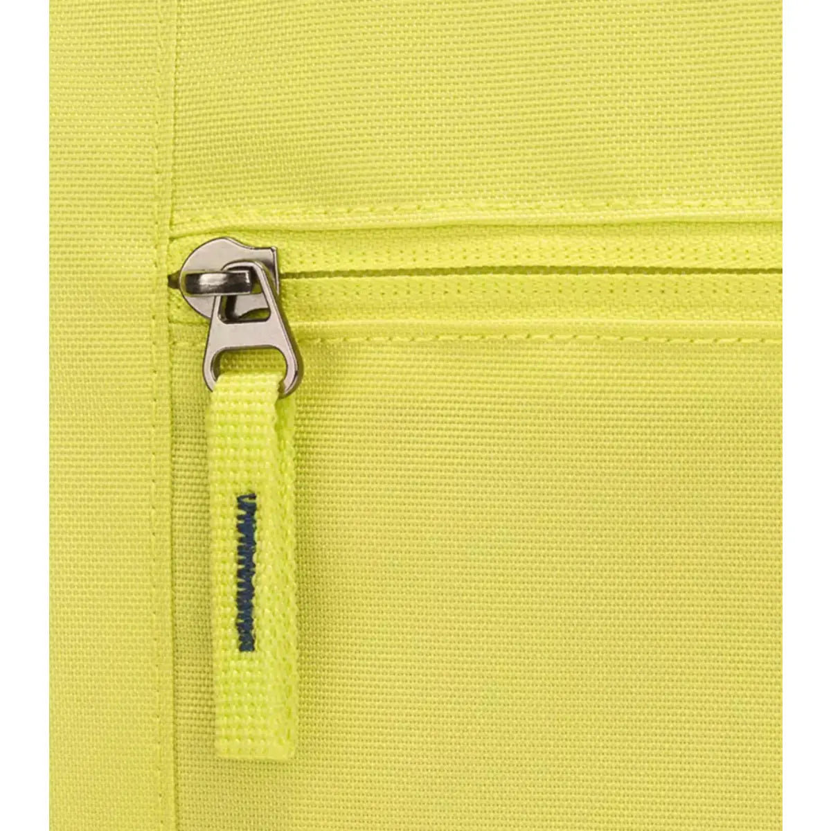 Zippered rear pocket