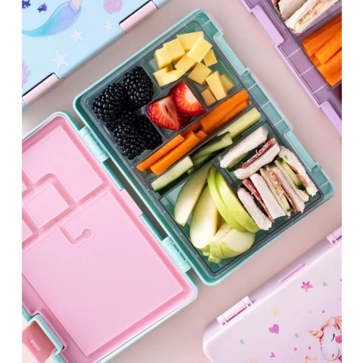 Flexibility for 4 or 6 compartment tray