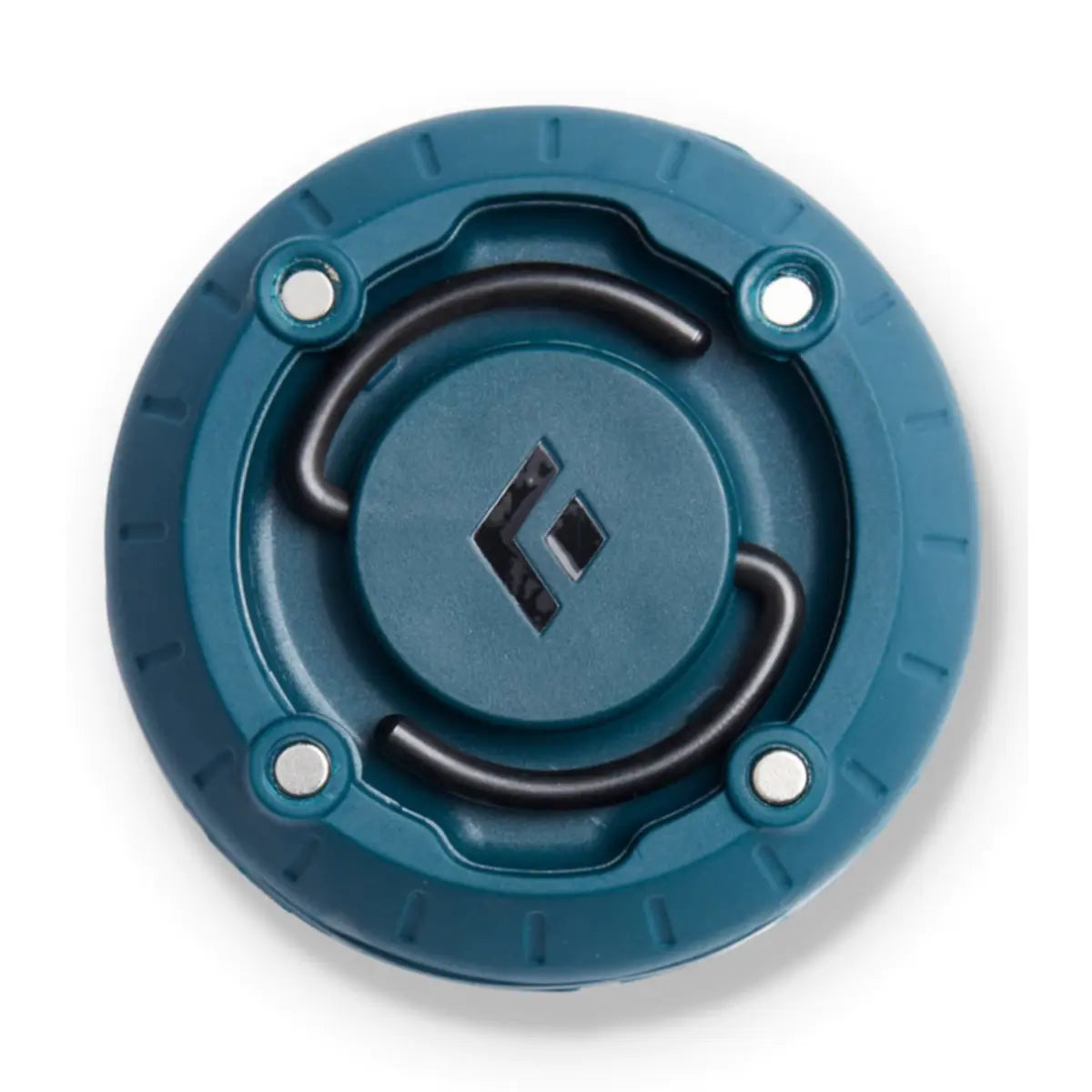 4 magnets for quick, on the go attachment