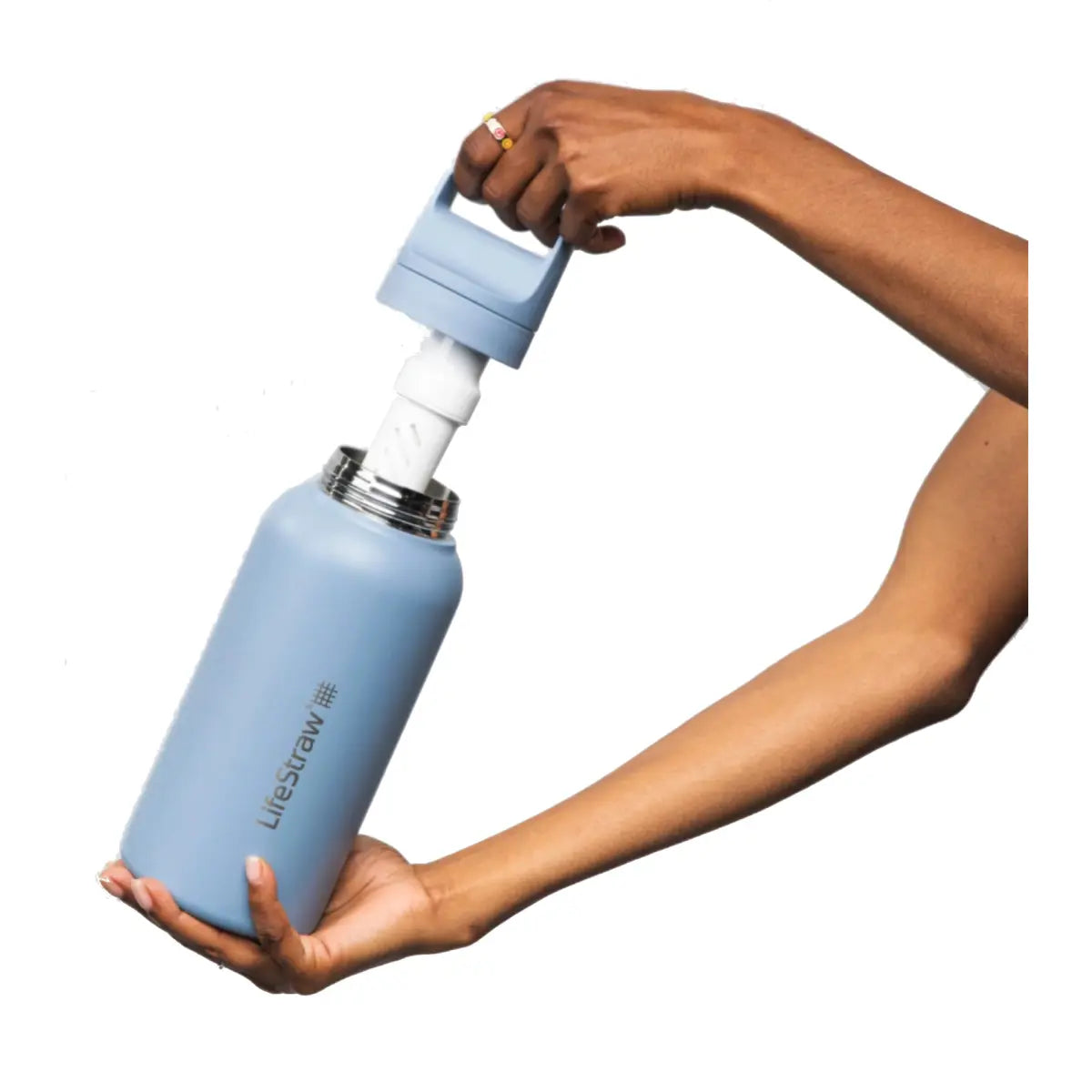 The advanced 2-stage filter improves taste and protects against bacteria, parasites, microplastics, chlorine, silt, sand, and cloudiness