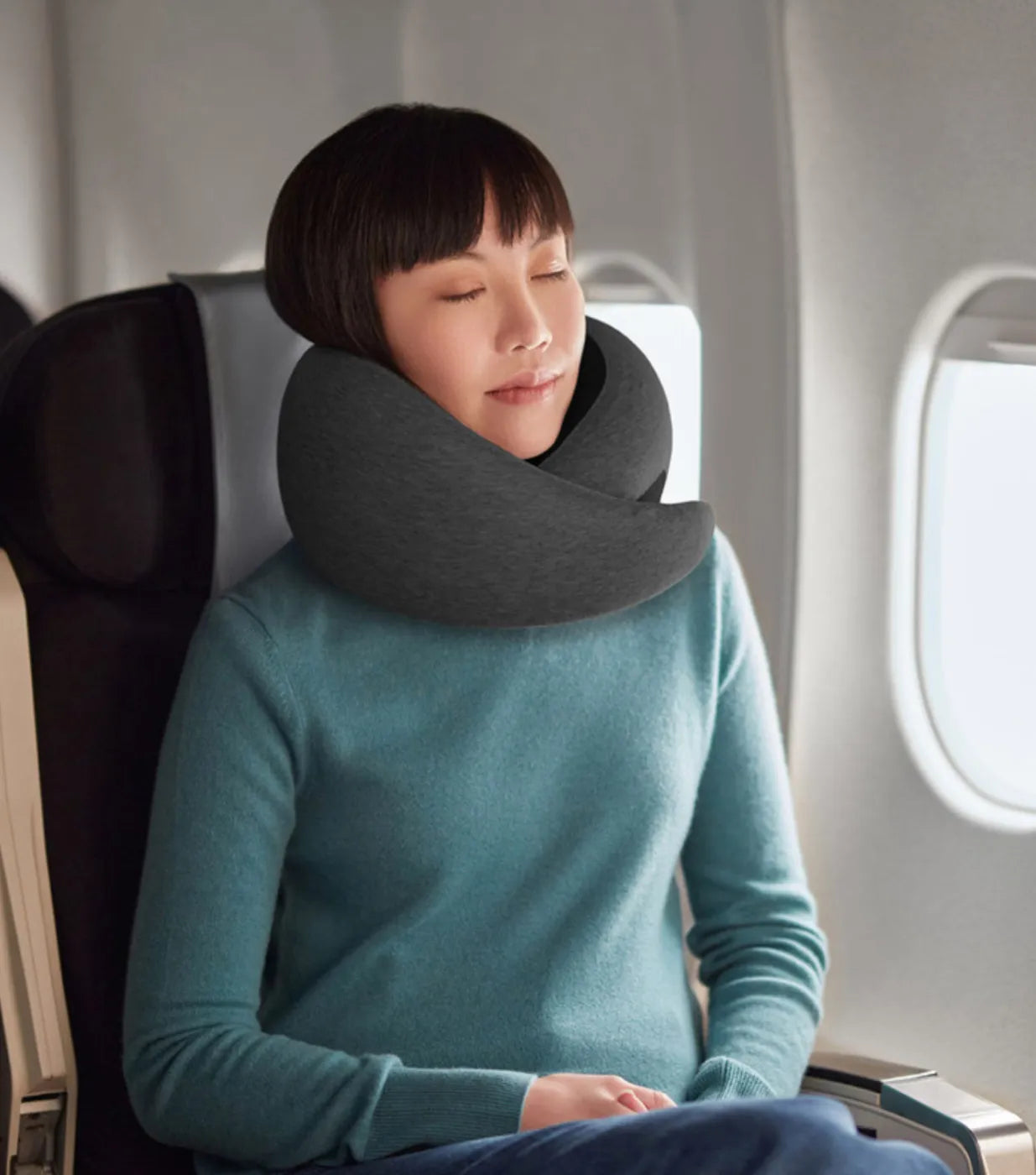 The adjustable Velcro Brand closure offers a perfectly customised fit