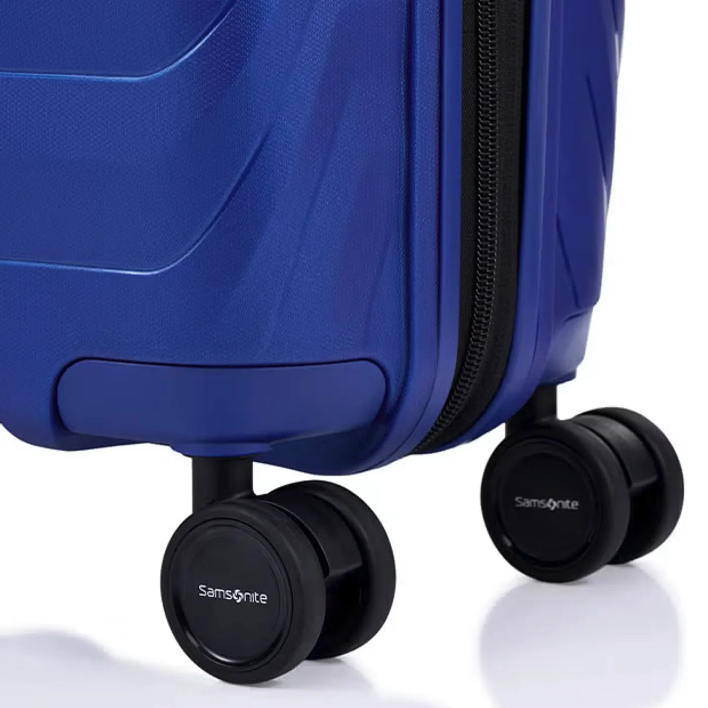 Samsonite OctoLite Neo 75 cm Expandable Spinner Suitcase - Electric Blue