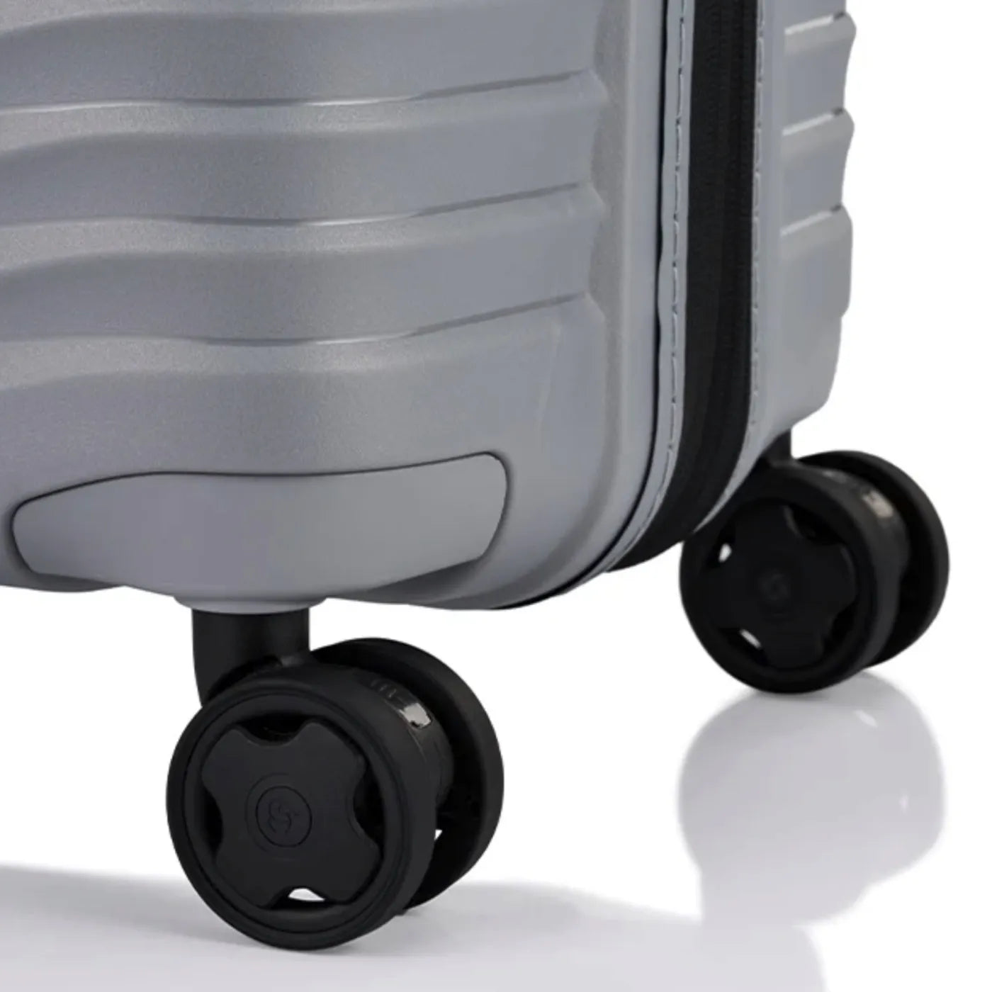 Samsonite Upscape 81 cm Expandable 4 Wheel Spinner Suitcase Platinum