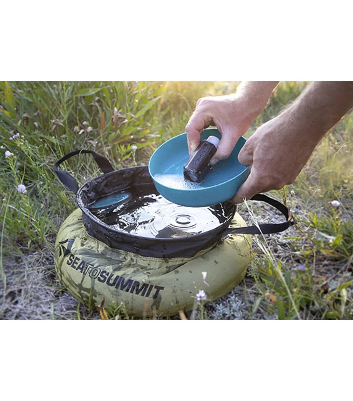 10 litre collapsible Kitchen Sink is perfect for small to medium group cookware/tableware clean-up