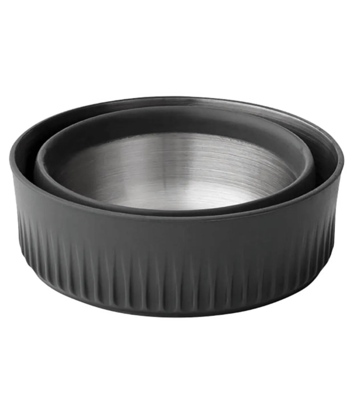 Innovative design enables the mug to collapse down to 31mm tall for storage or expands to a full-function 475ml mug
