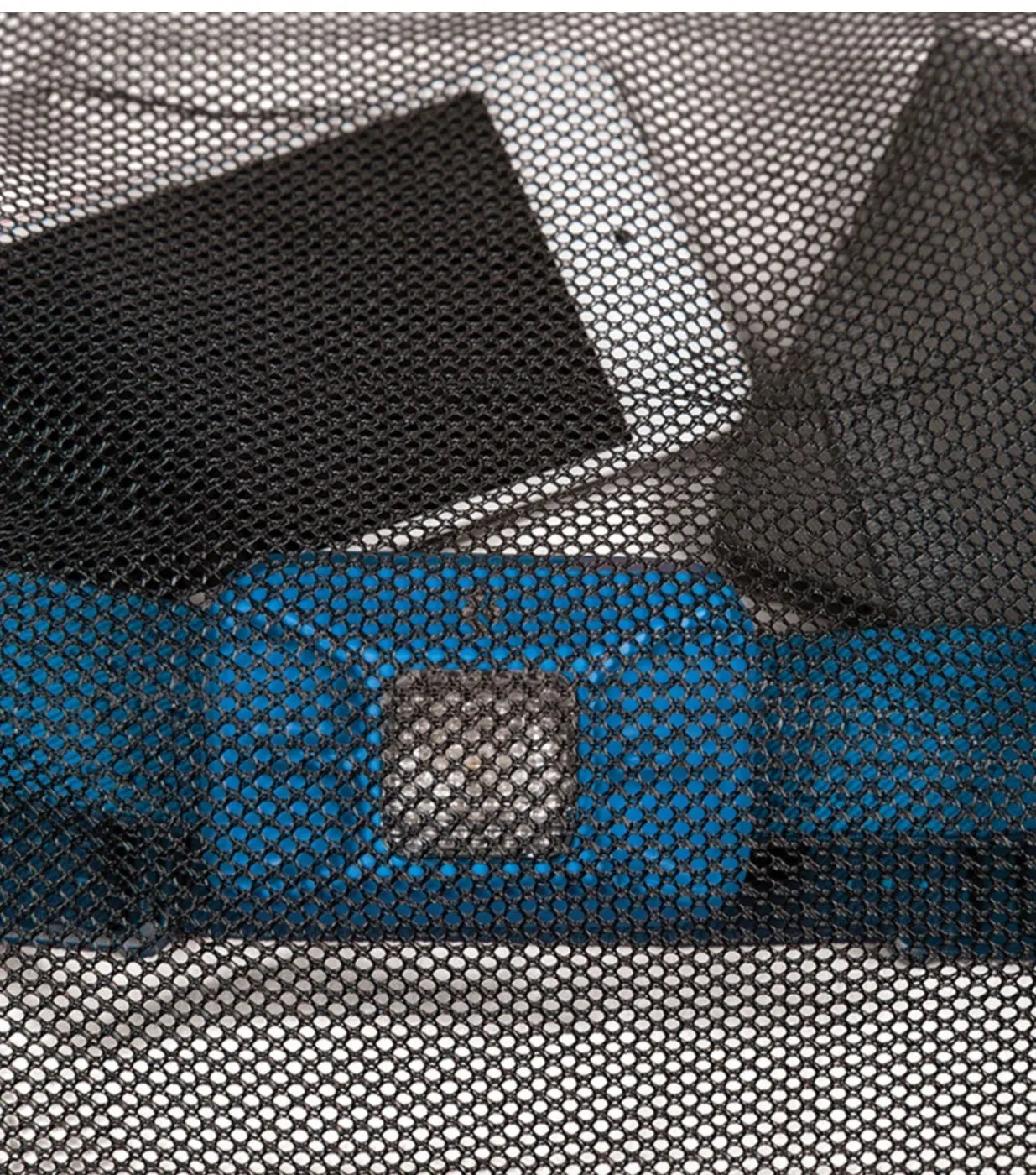 Identify contents easily through the ultra-lightweight yet durable black mesh