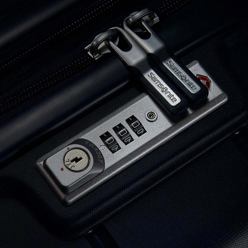 Samsonite Oc2Lite TSA combination lock and anti-theft zip pulls