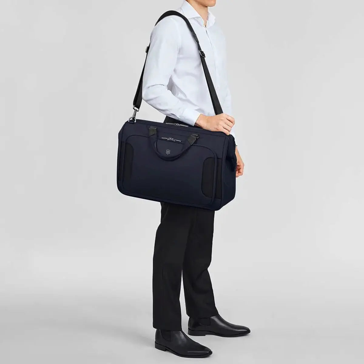 Victorinox Werks Traveler 7.0 Weekender Bag - Navy Blue