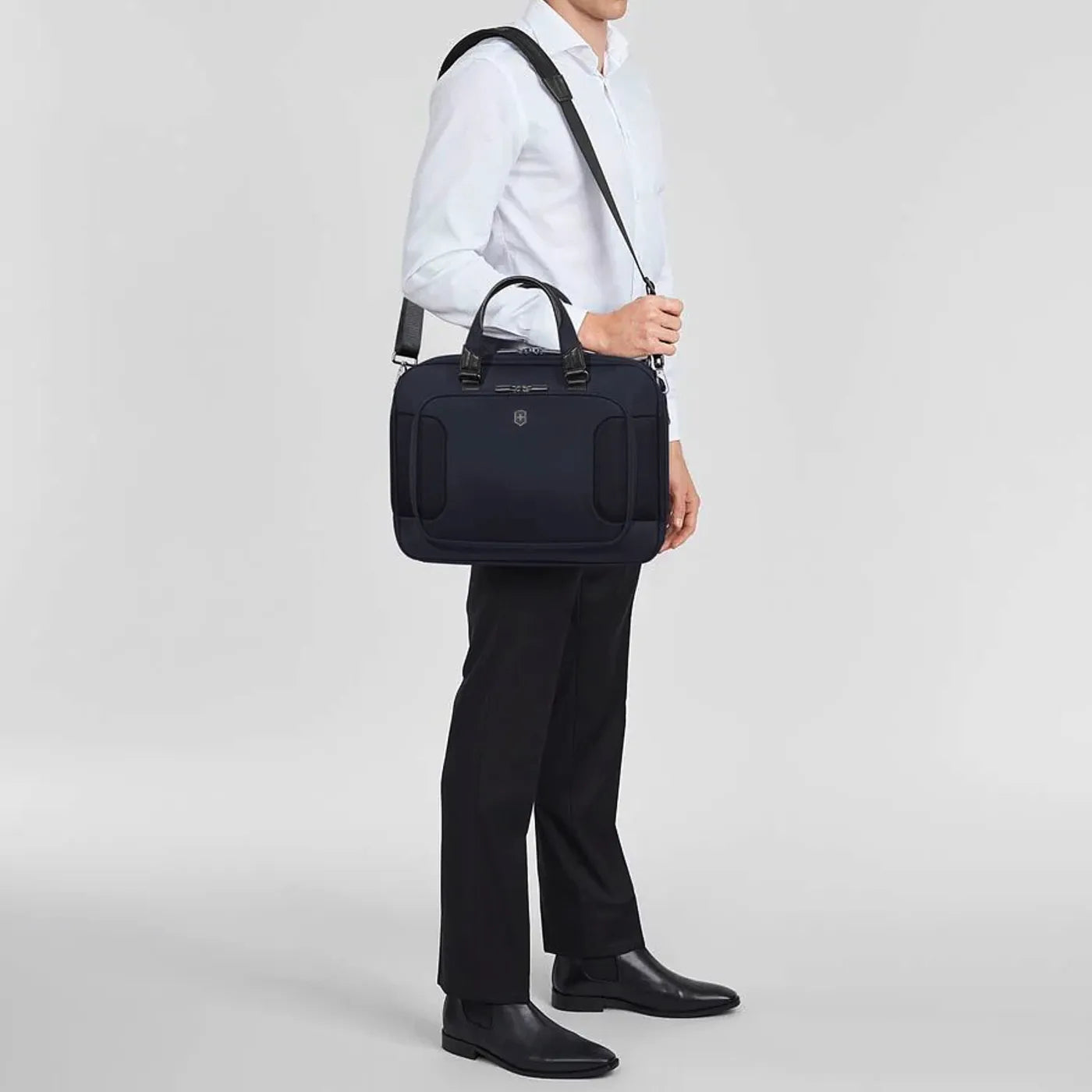 Victorinox Werks Traveller 7.0 Deluxe 15.6’’ Laptop Briefcase - Navy Blue