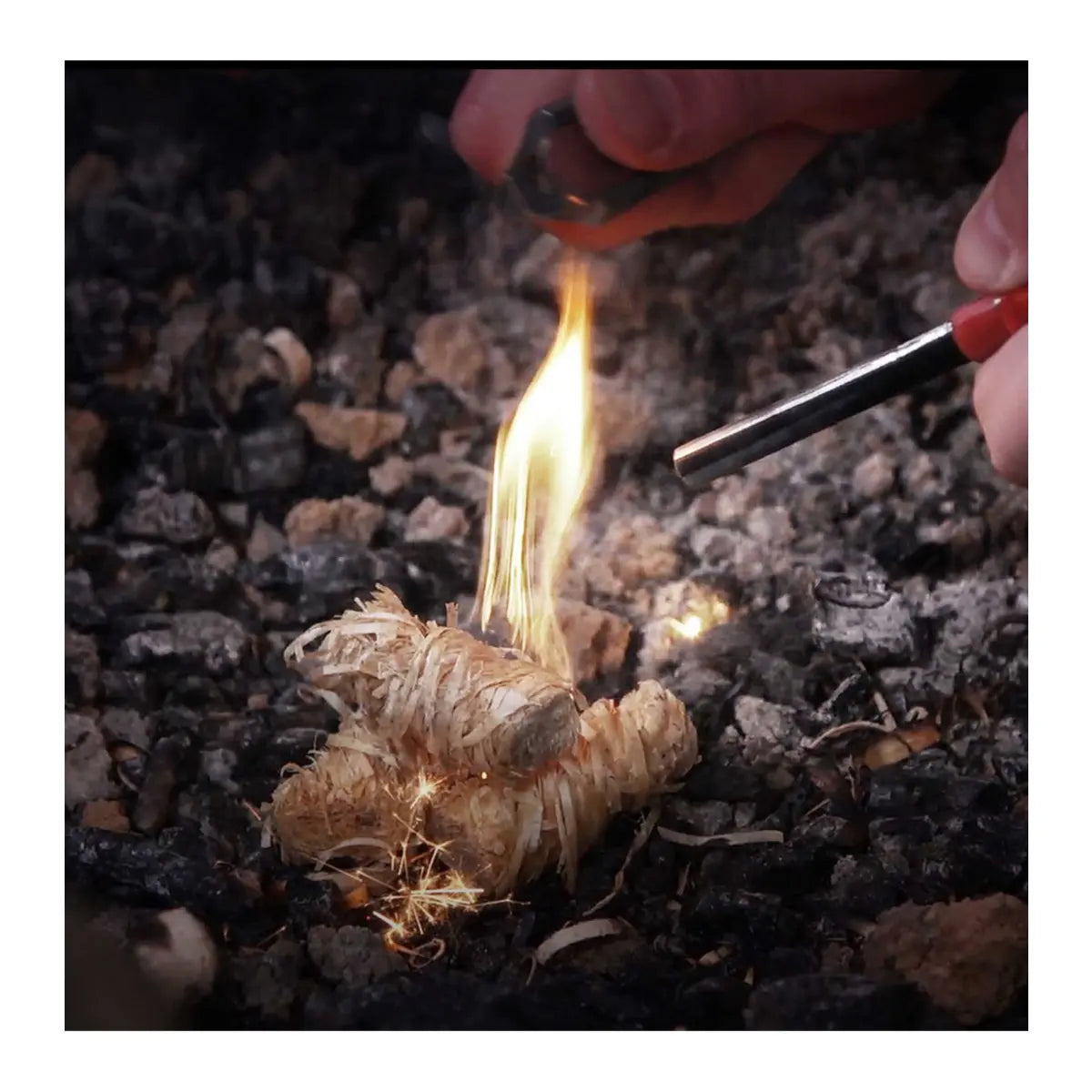 Fifteen 5 cm natural shredded pine tinder shreds; Burns up to 8 minutes each