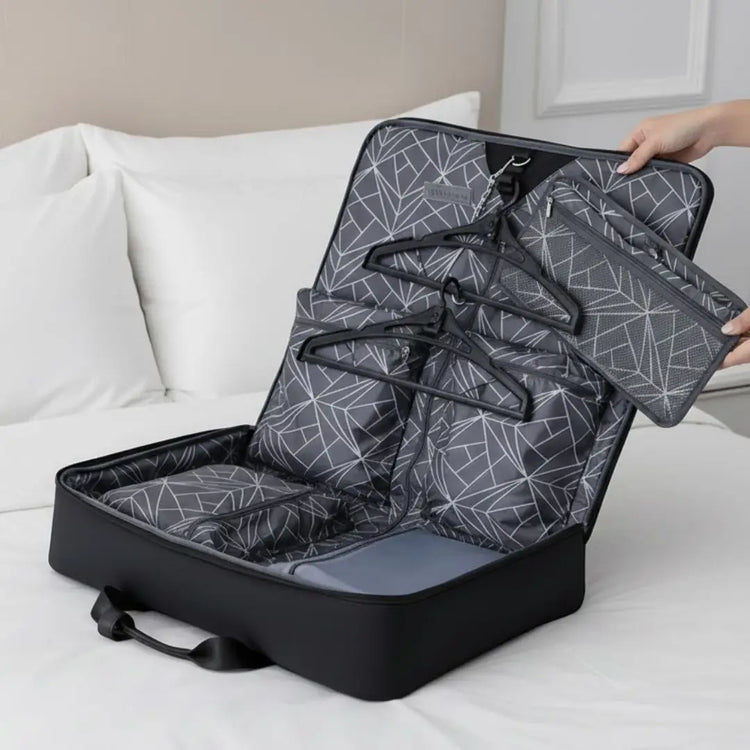 Garment Bags at Travel Universe