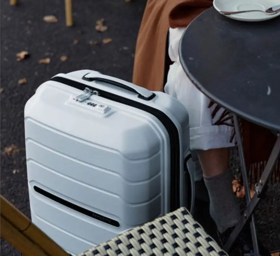 Oct2Lite Luggage at Travel Universe