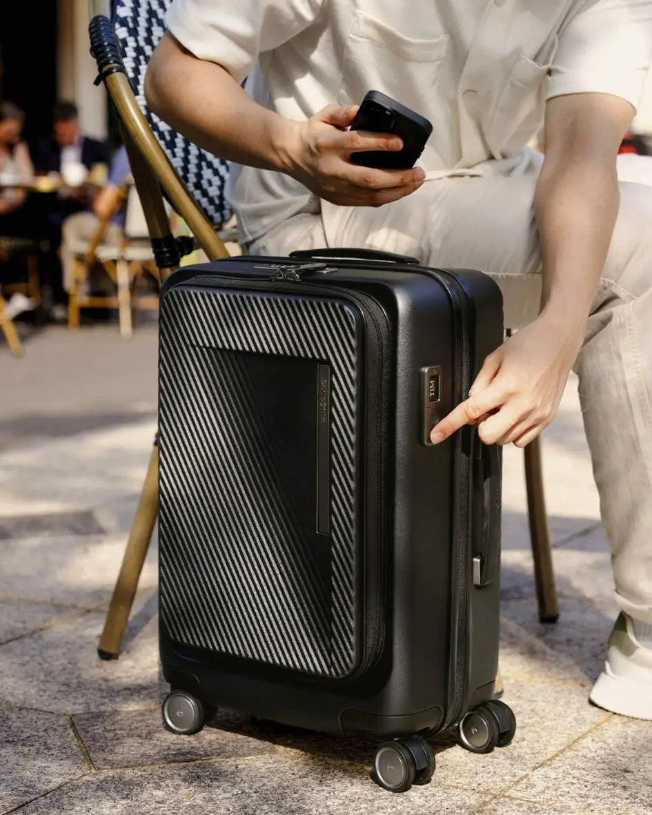 Samsonite Zipprix FT 55cm black carry-on suitcase with built-in Waypoint Smart Tag