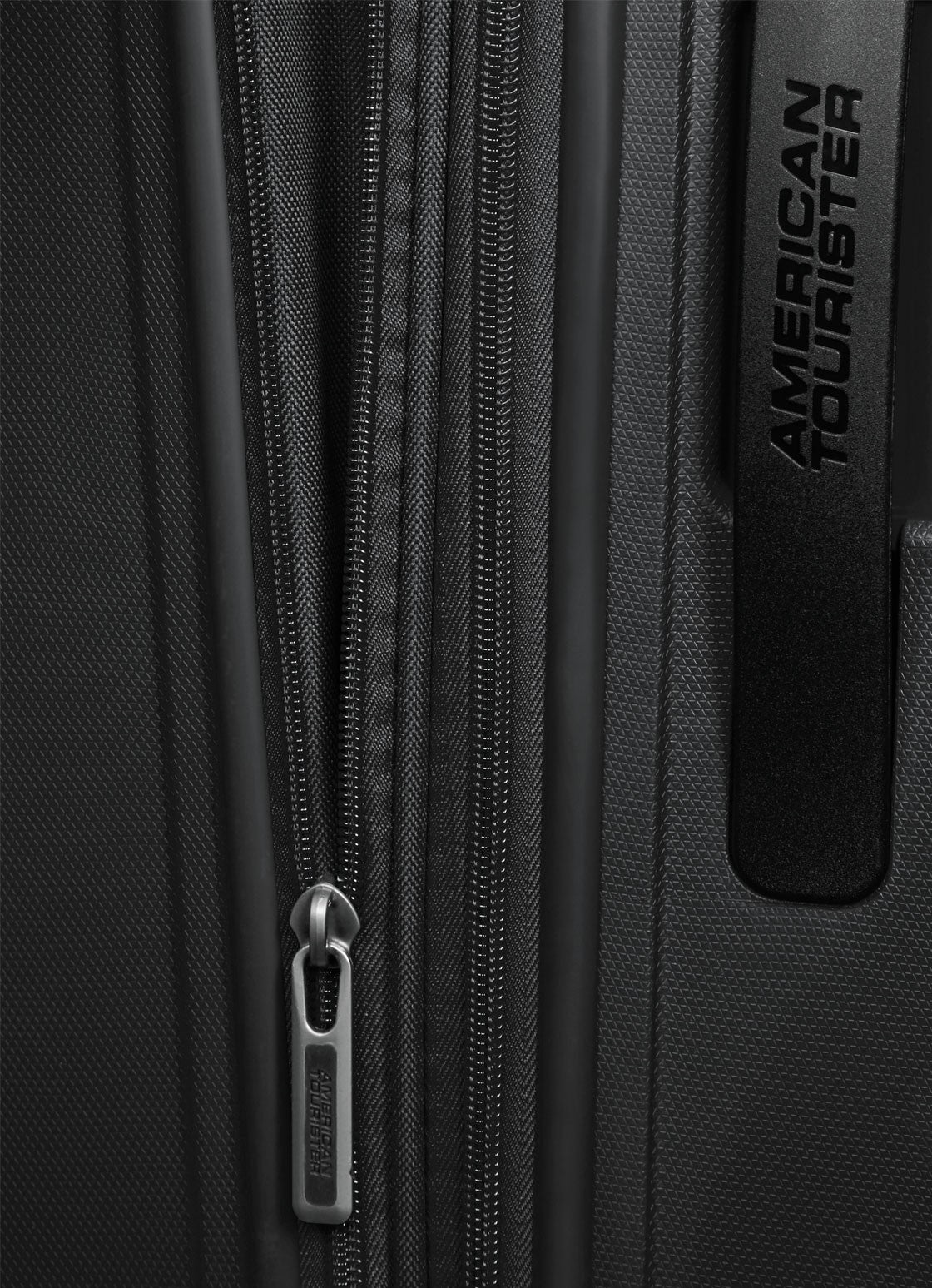 Expandable zipper for extra packing space