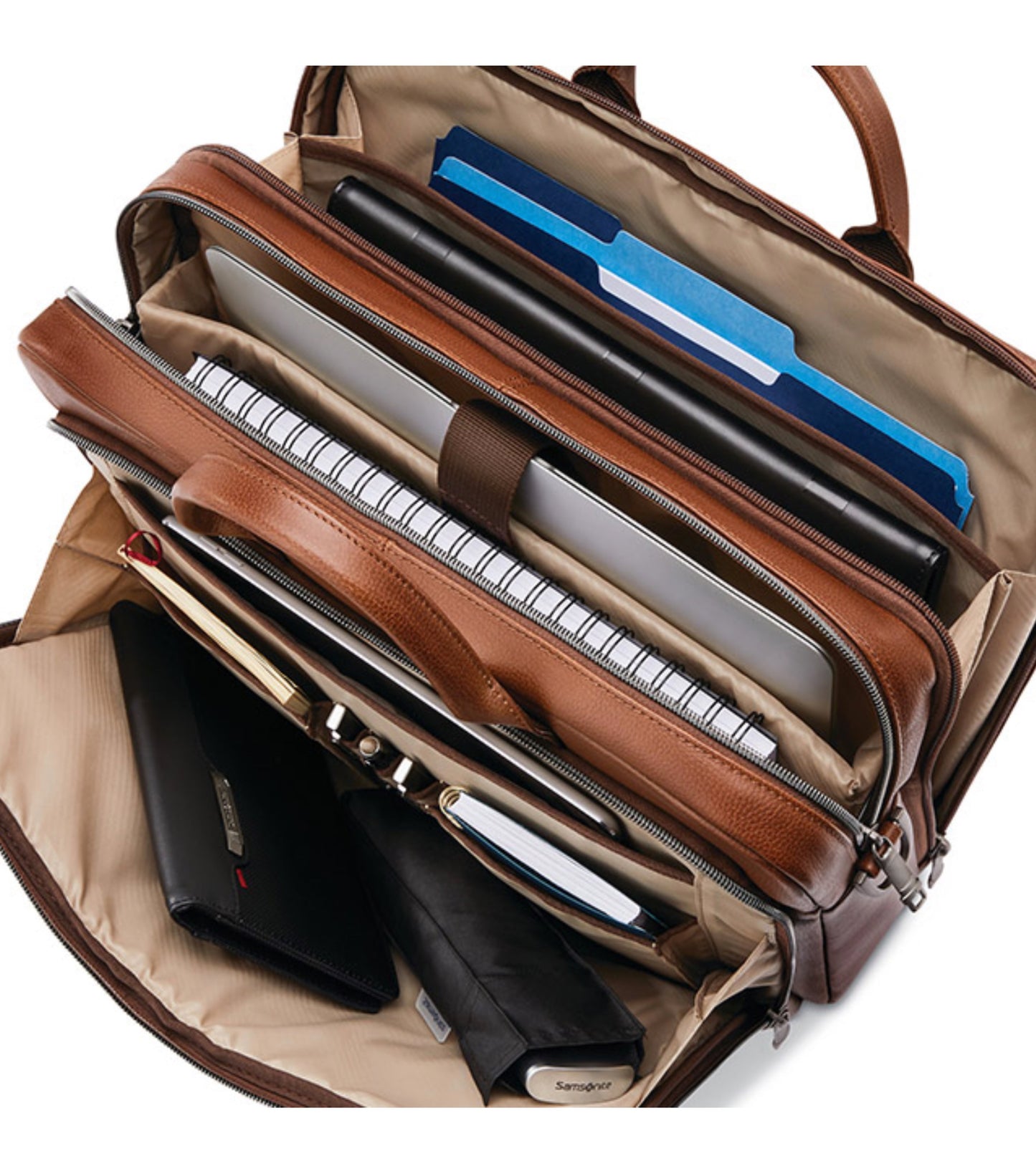 Laptop compartment - Fits most 15.6" laptops