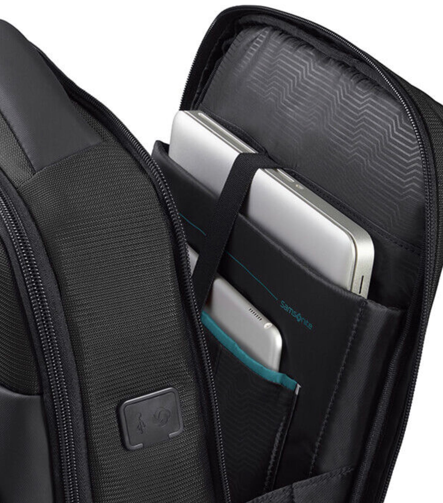 Laptop and tablet sections at the rear of the bag