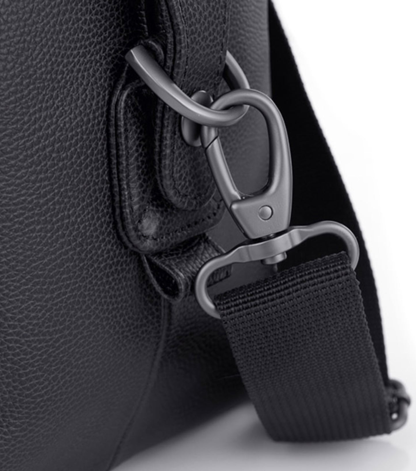 Removable shoulder strap