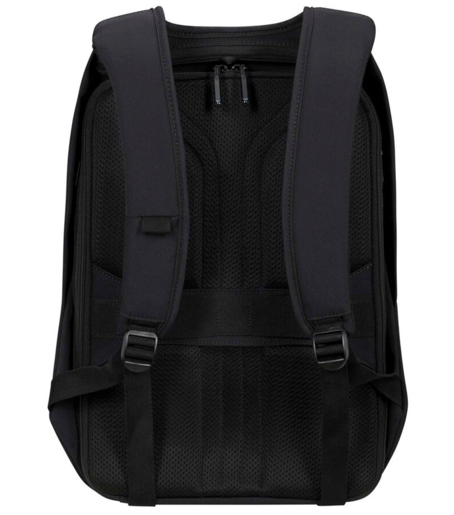 Padded back panel with smart sleeve feature that allows attachment over extendable luggage handles