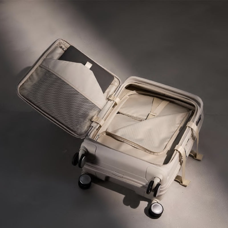 Samsonite Paralux carry-on open through its front door
