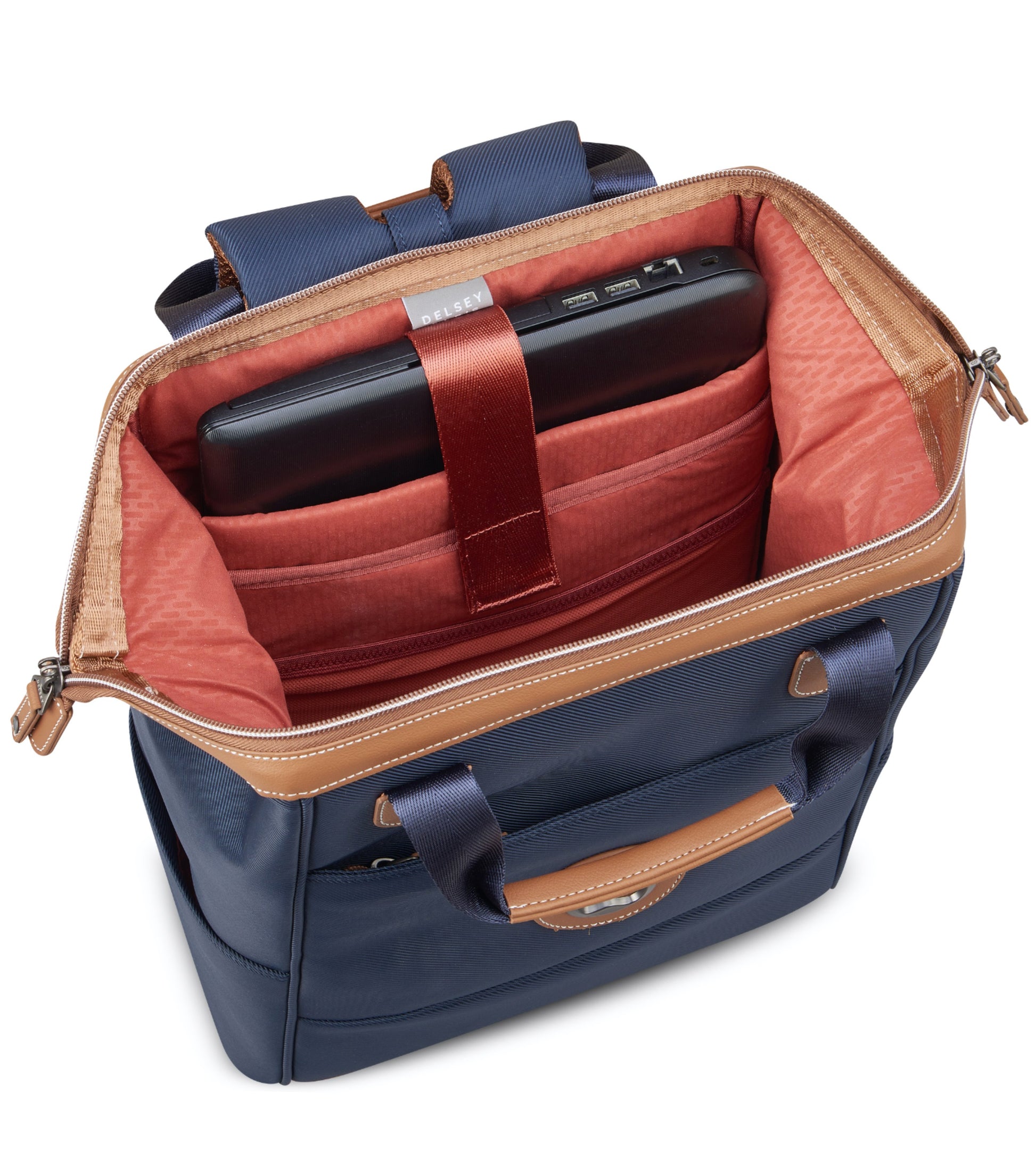 Padded 14" laptop and tablet compartment 