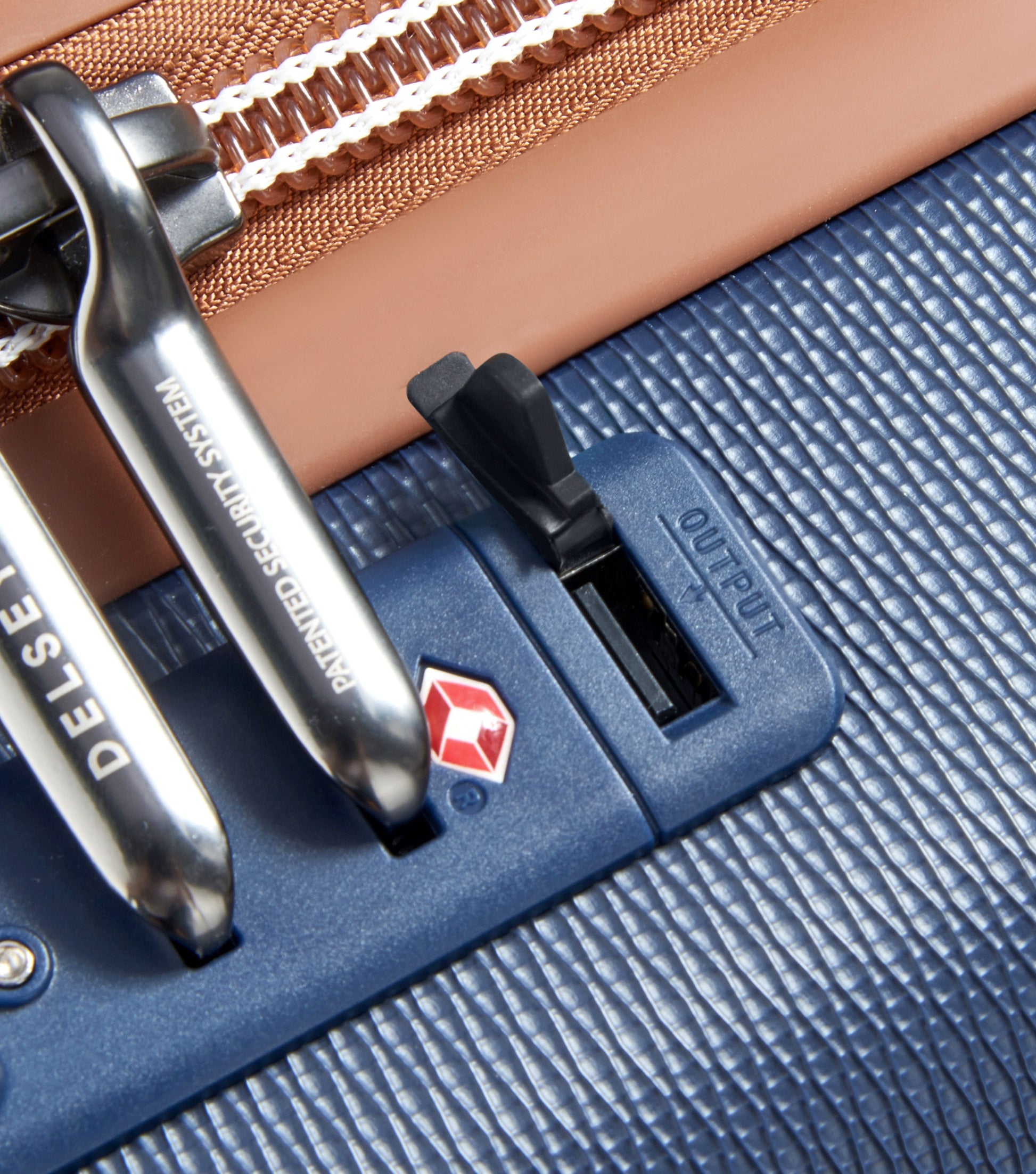 USB port integrated in lock with TSA