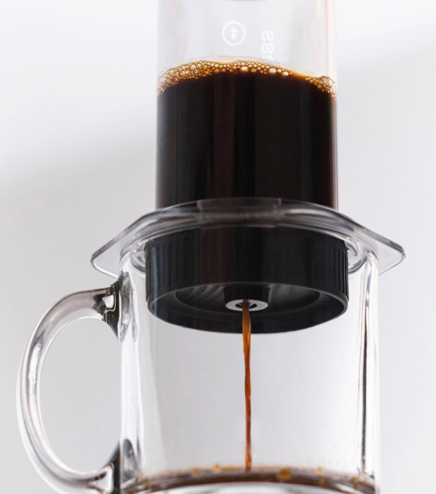 This innovative accessory uses a pressure-actuated valve to eliminate drip through and maximise control over the brew process