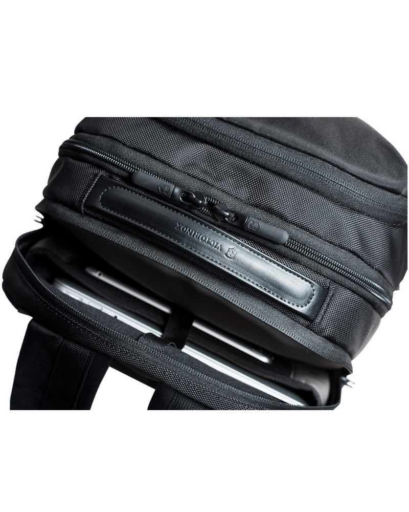 Rear laptop and tablet pockets