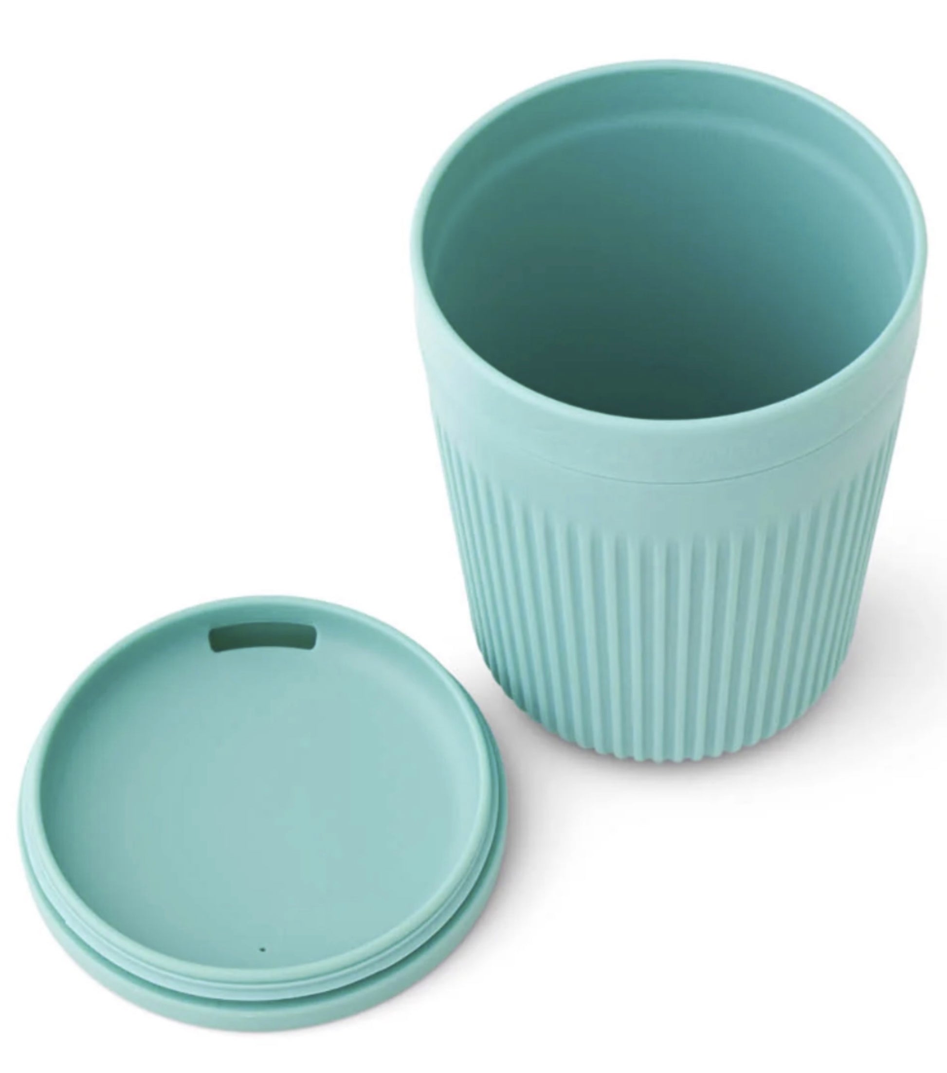 Polypropylene sipping lid fits firmly to prevent spills