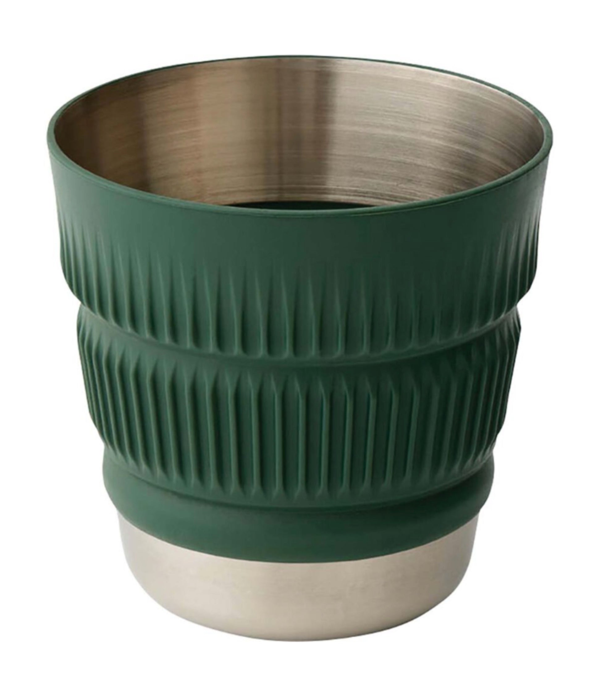 Mugs feature Cool-Grip fins moulded into the sidewalls so you can comfortably hold hot or cold beverages