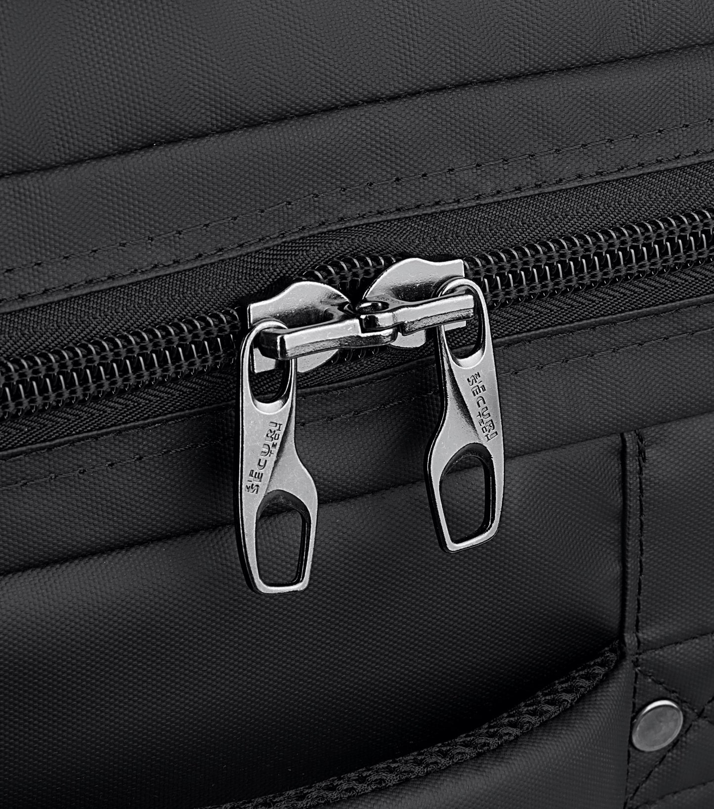 Lockable zip sliders