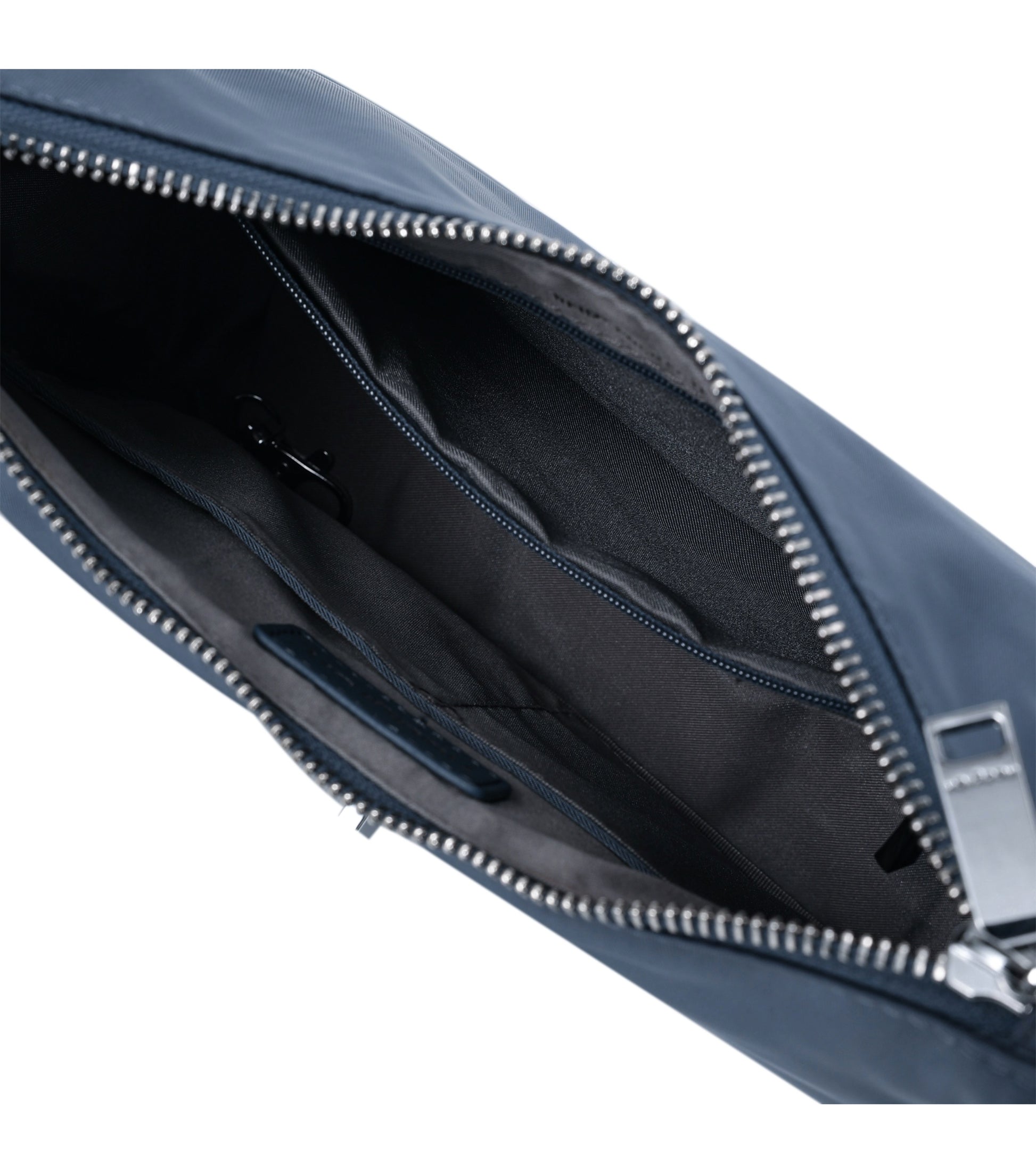 Main compartment with one zipped pocket