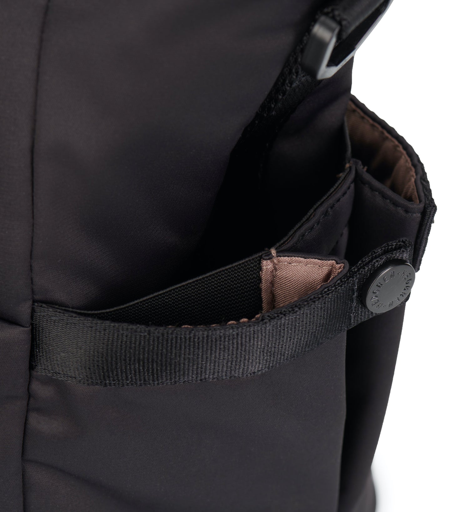 Two snap-button side pockets