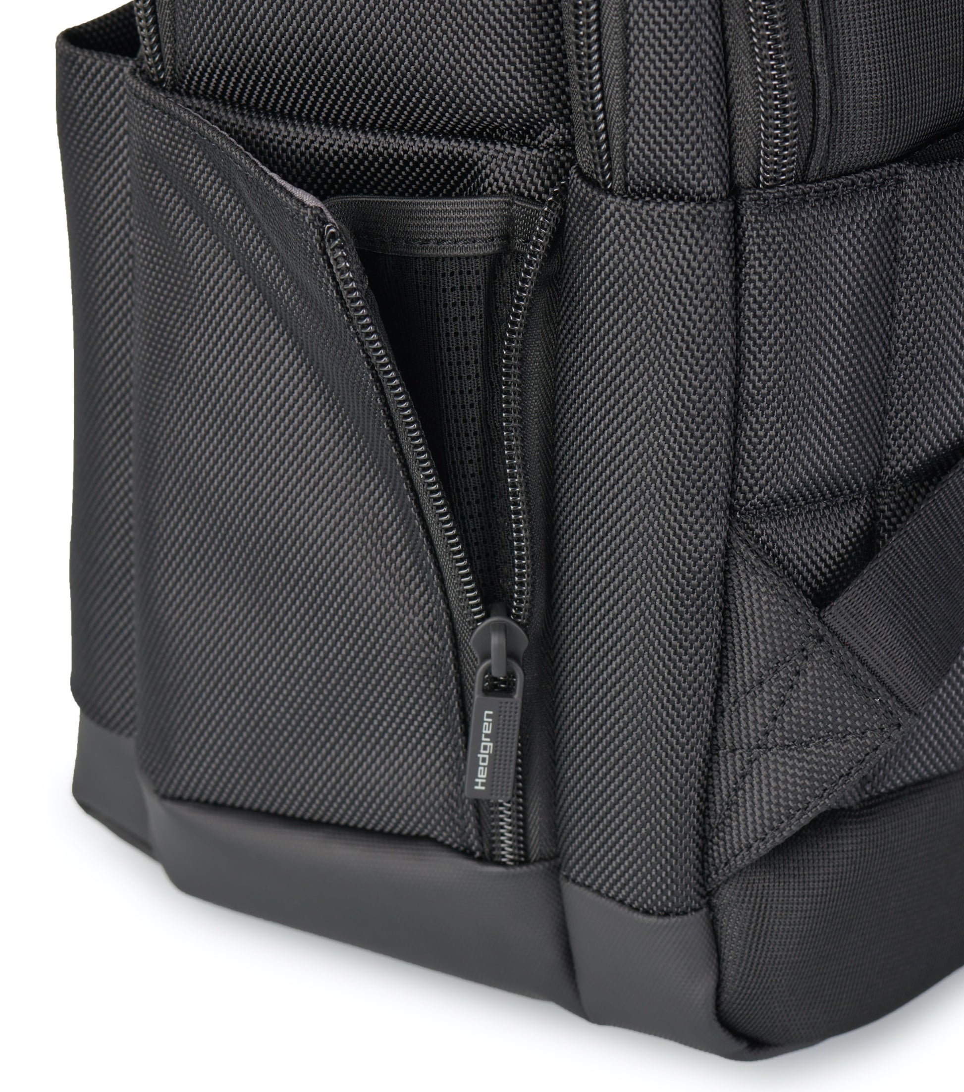 Expandable side pocket