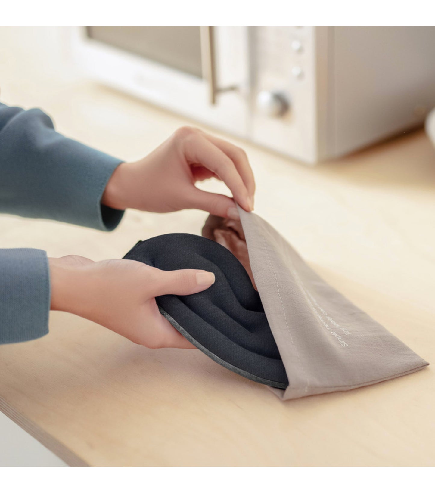 Use the included protective cotton bag to microwave for wearable warmth