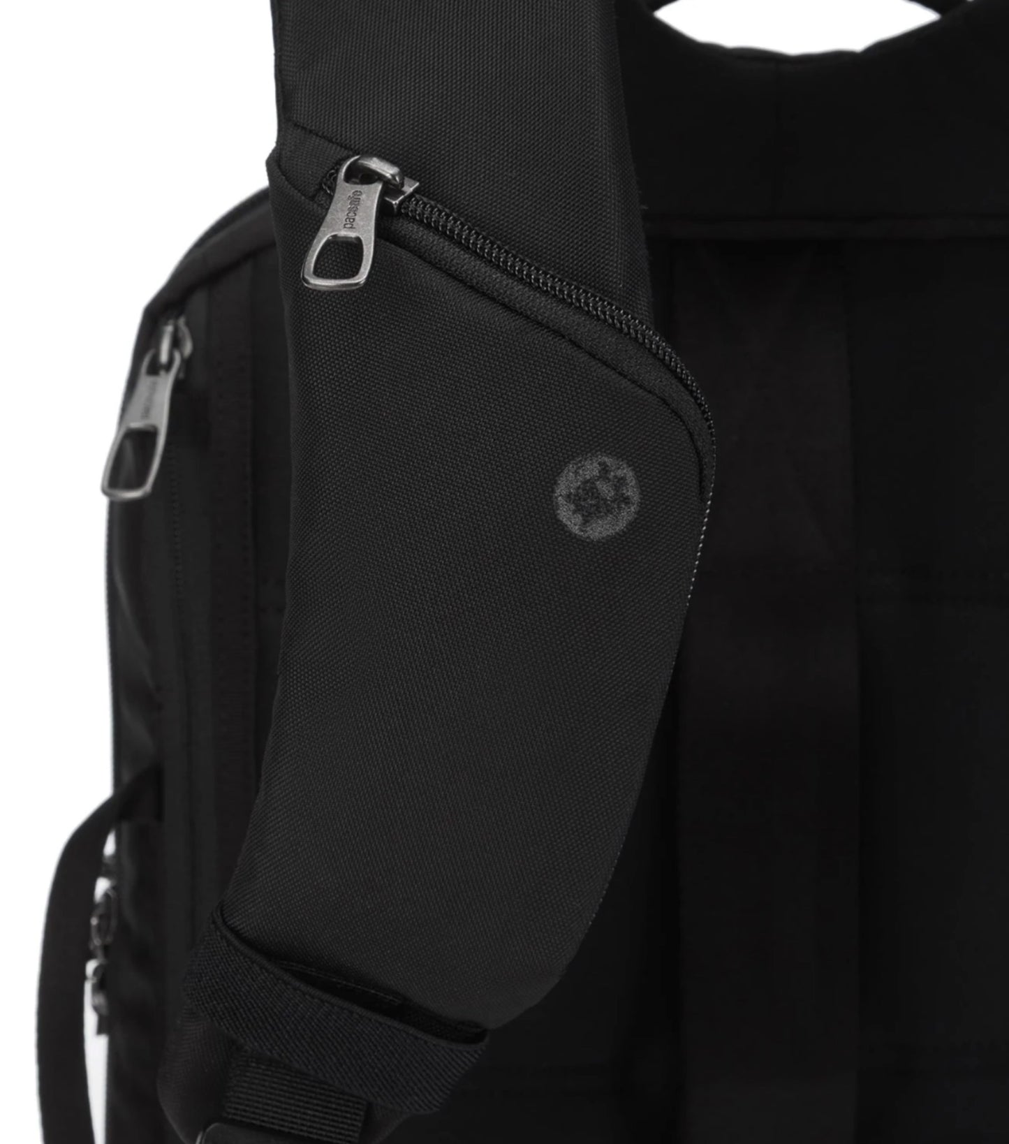 Quick access zipper pocket on the shoulder strap for AirPods and 1 card slot inside for transit card