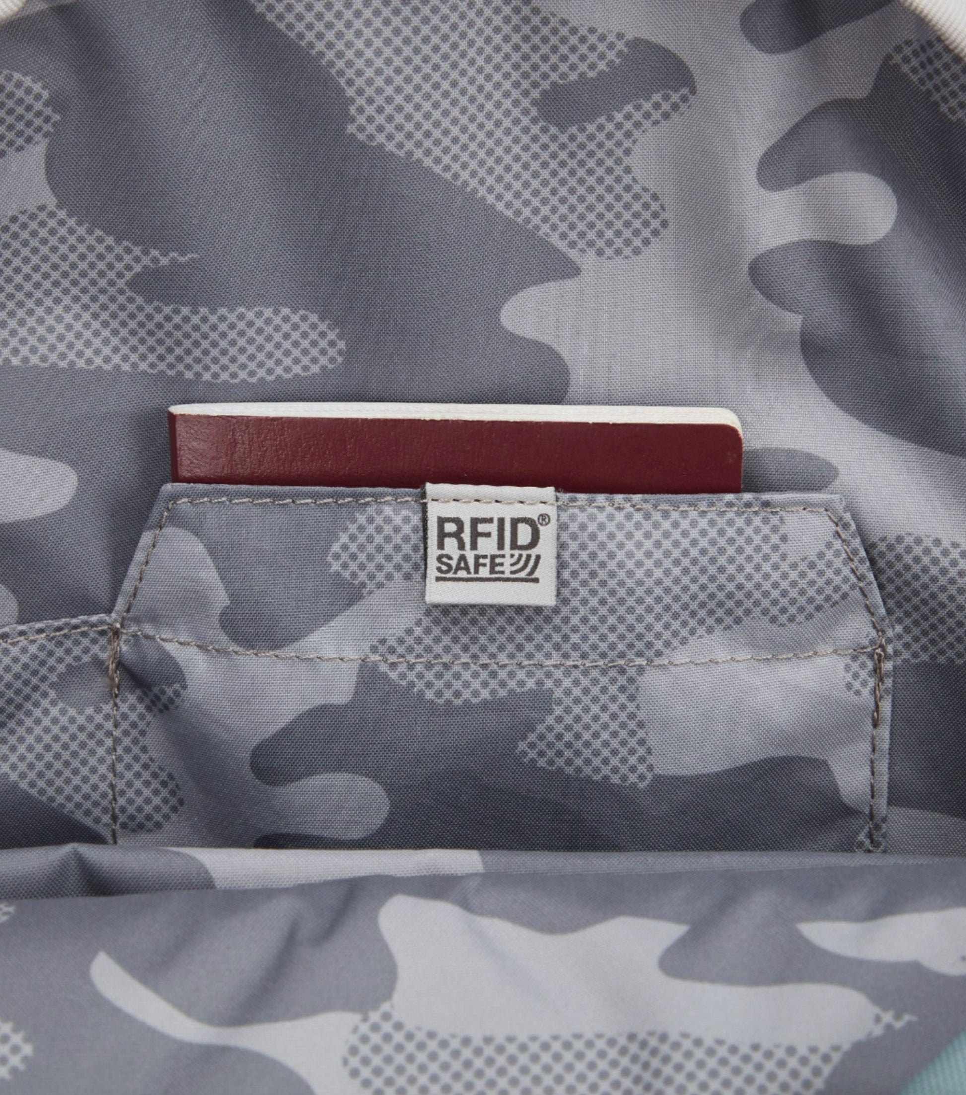 RFIDsafe™ blocking pockets and material