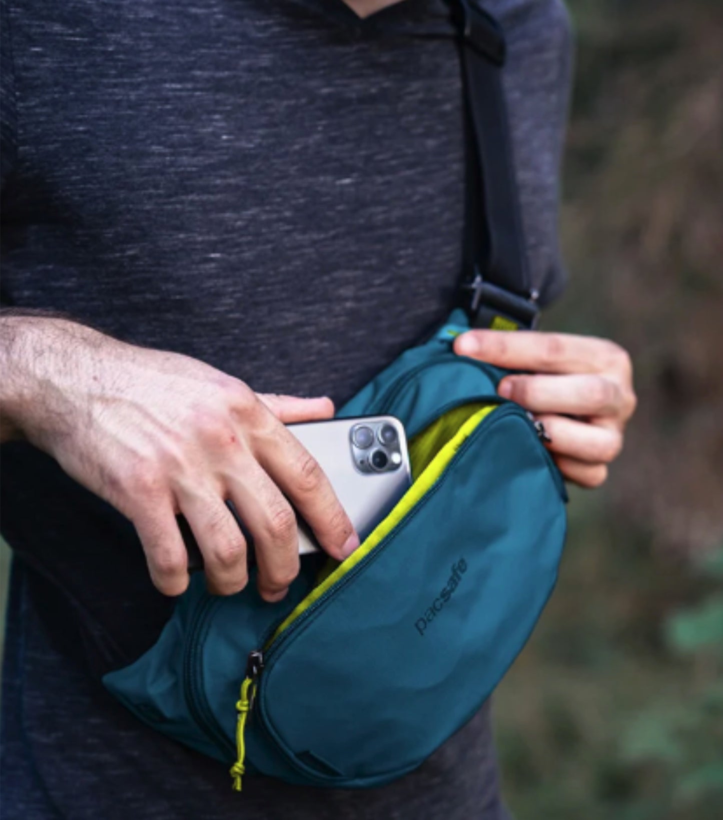 Get quick access to your essentials when you're on-the-go with this spacious and ultra-organised waist pack