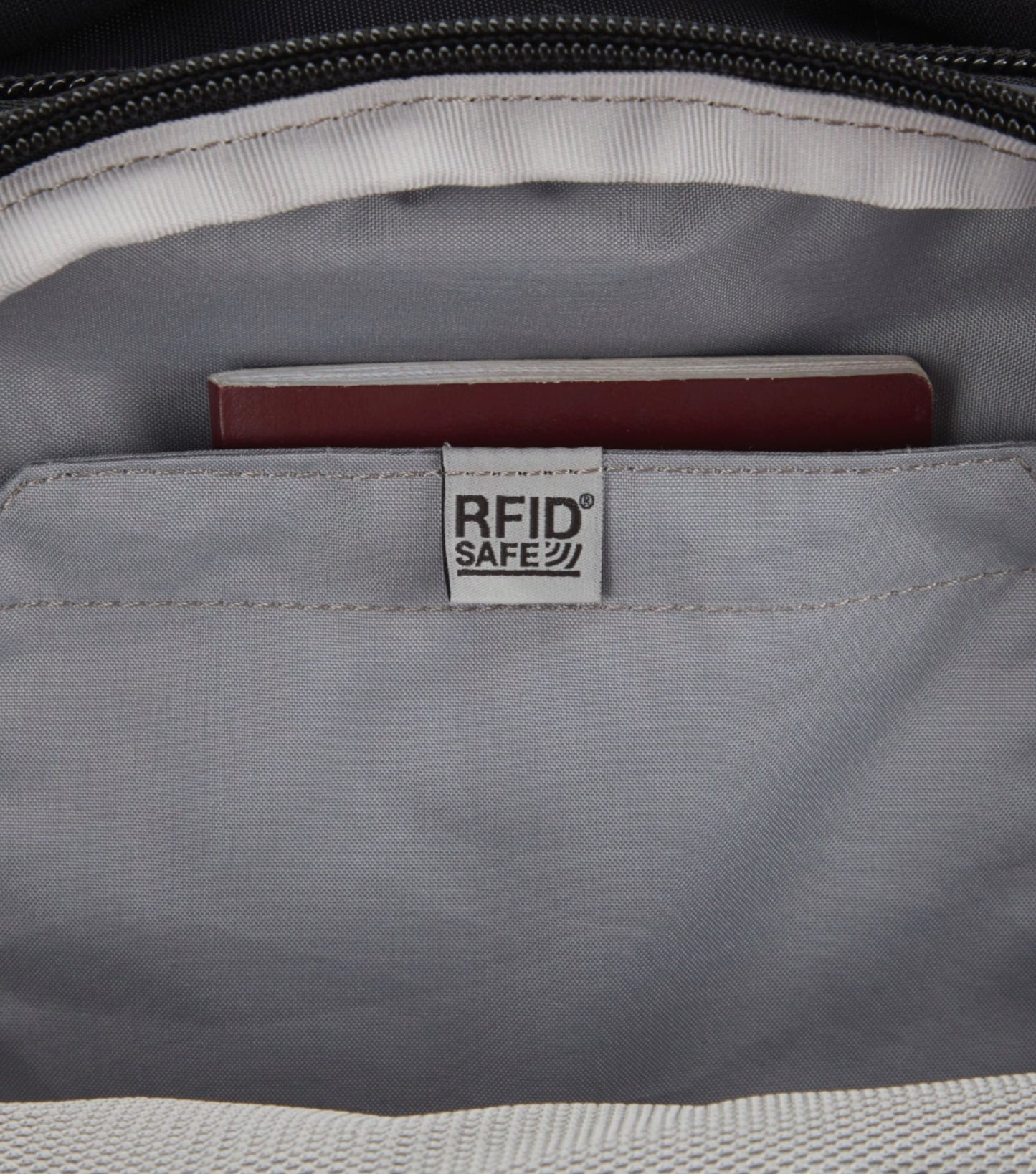 RFIDsafe™ blocking pockets and material