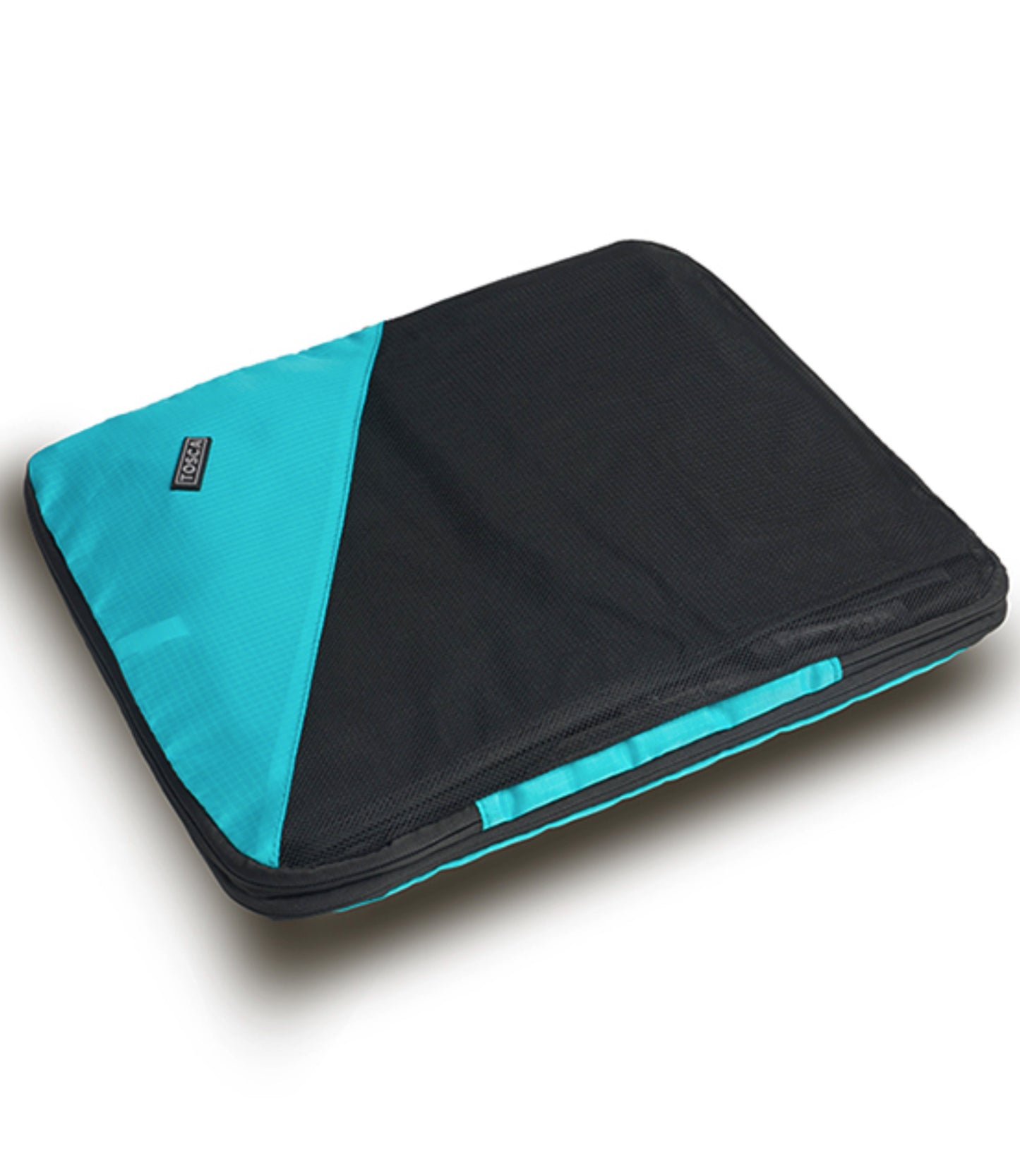 Compression packing cubes are designed to keep your clothes and accessories organised and easy to find