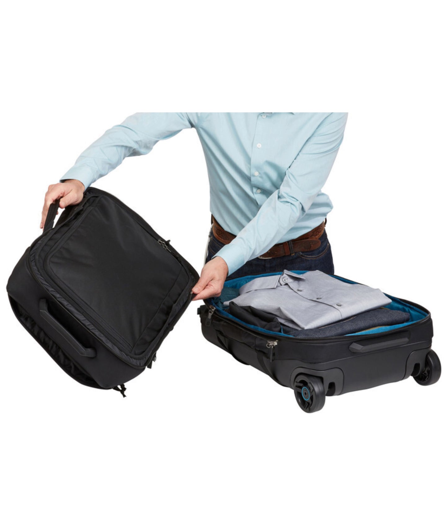 Easy to pack and stay organised with a spacious interior that divides into two separate compartments