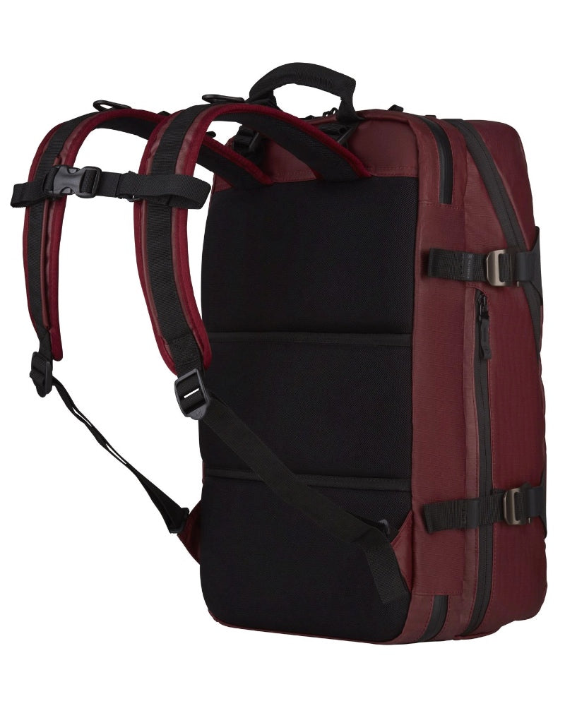 Padded back panel, padded adjustable shoulder straps and adjustable sternum strap for maximum comfort during extended wear