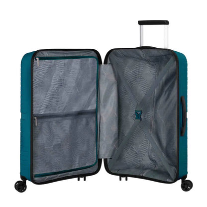 50/50 split packing with zippered internal pockets