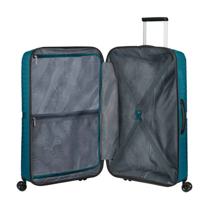 50/50 split packing with zippered internal pockets