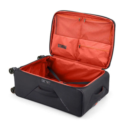 Internal pockets and elastic straps