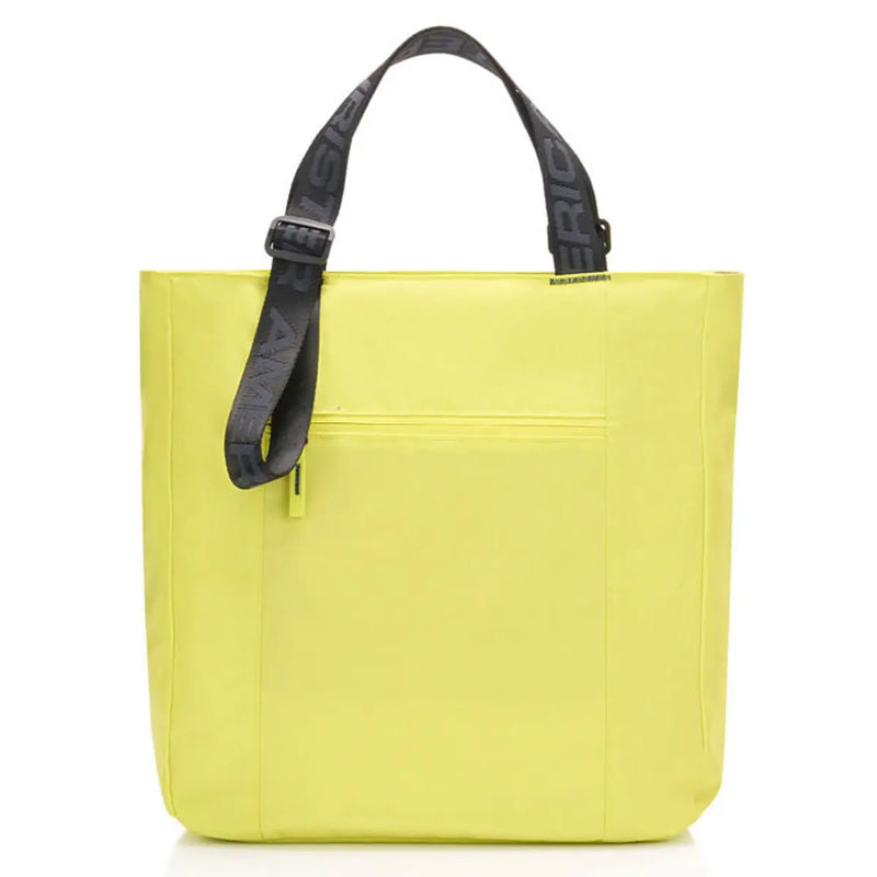 Zippered rear pocket