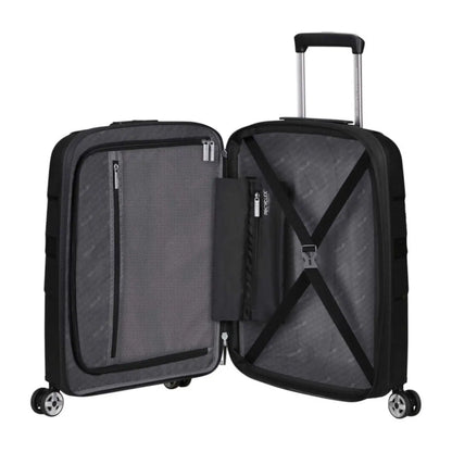 Internal pockets and fastening straps