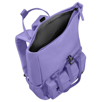 Spacious main compartment with zip closure