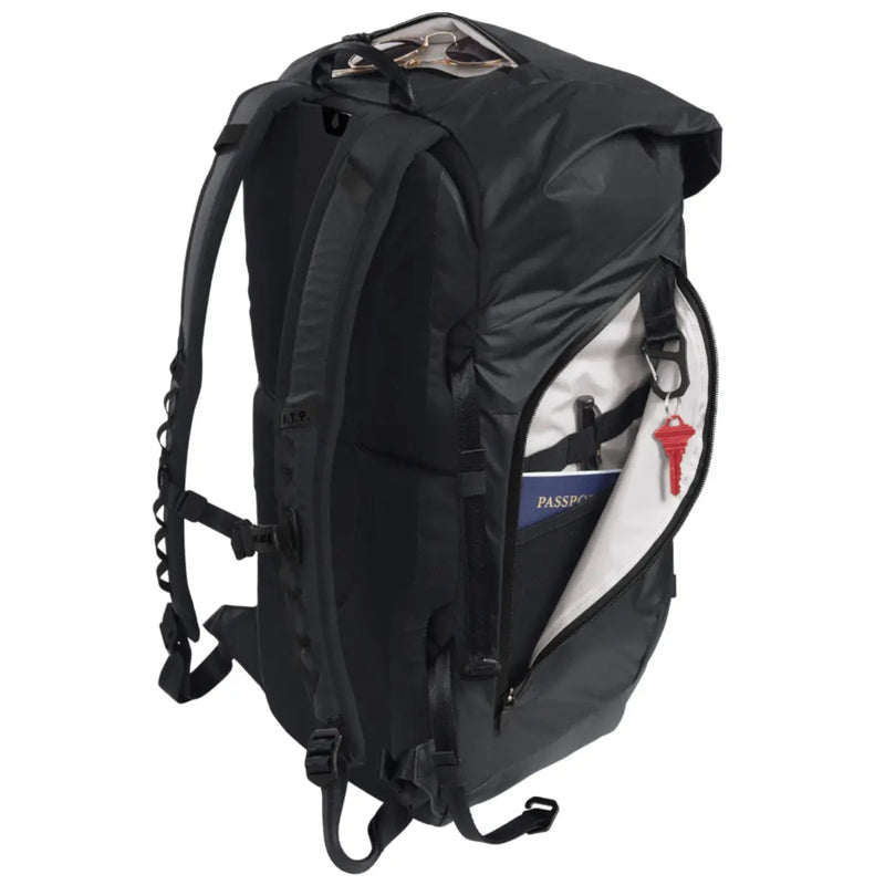 Sunglasses pocket and side pocket with key clip