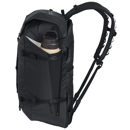 Expandable Bottle Pocket: Keep an extra stash of water within reach at all times