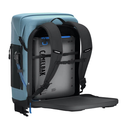 Includes 6L Fusion™ Group Reservoir with Tru® Zip waterproof zipper. Stows conveniently behind back panel